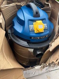 110V Wet And Dry Vacuum Cleaner With Stainless Steel Tank And Power Tool Socket