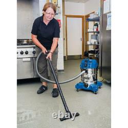 Draper Wet and Dry Vacuum Cleaner with Integrated Power Socket 30L 240v