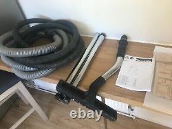 Makita 240v Dust extractor wet and dry hoover class L with hoses and bags