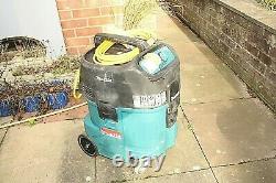 Makita 447M 110v 32A Wet & Dry M Class Vacuum Dust Extractor with Hose