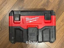 Milwaukee M18 VC2-0 18V Cordless Wet/Dry Vacuum + 4Ah Battery