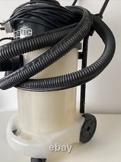 Numatic Upright Commercial Wet Dry Hoover Dual Function Hi Flow Vacuum Cleaner