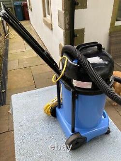 Wv470 Blue Wet & Dry Vacuum Cleaner Commercial Numatic 240v Hoover WV470-2